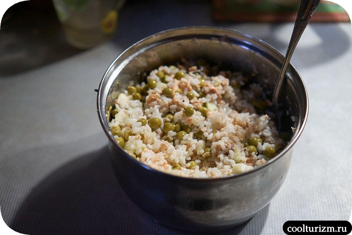 Салат с горбушей и рисом как готовить