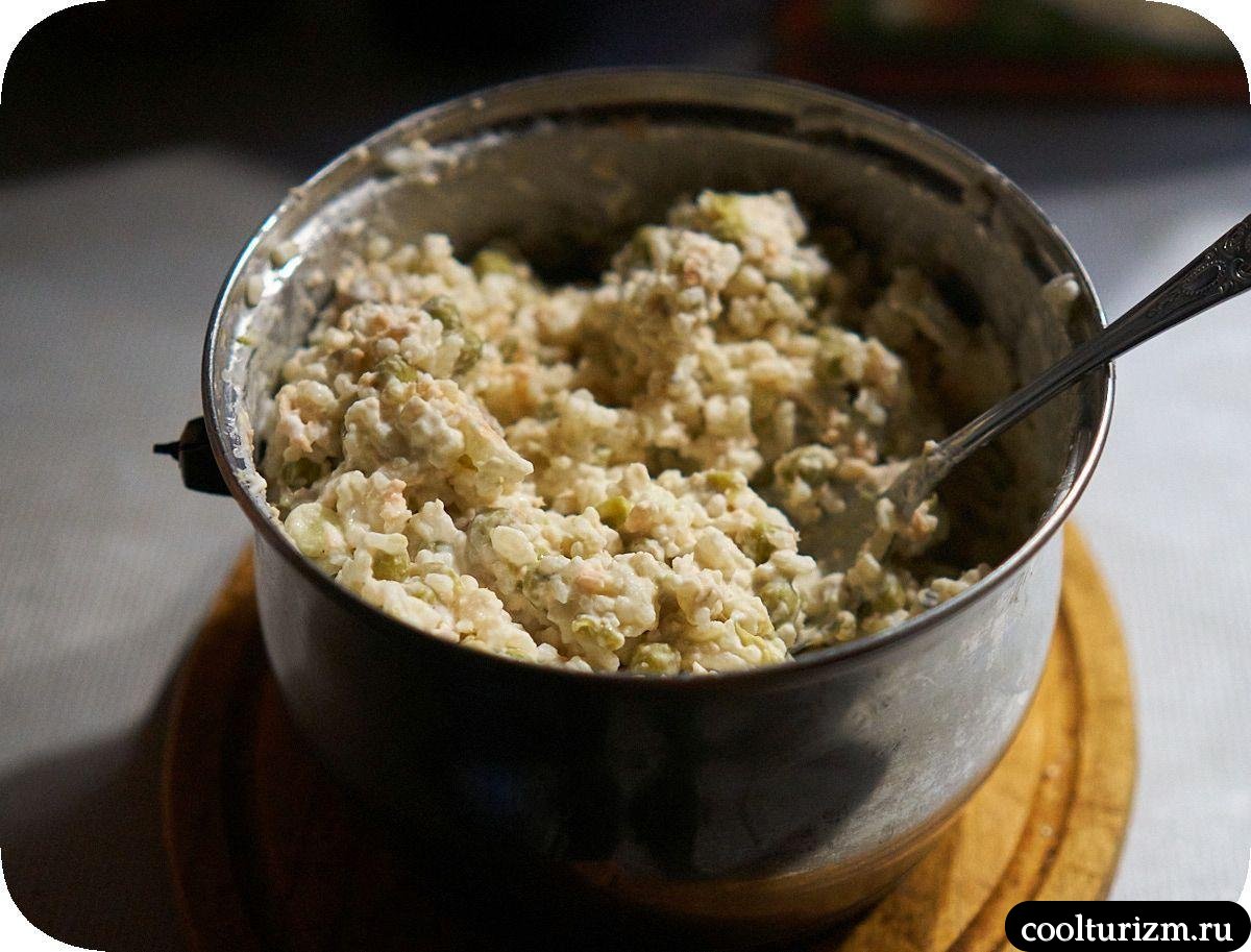 Салат с горбушей и рисом рецепт