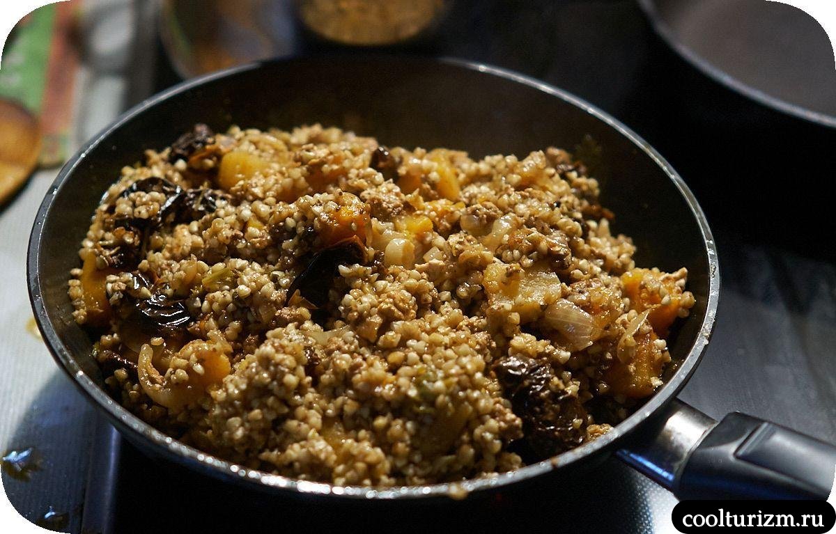Зелёная гречка с тыквой и фаршем