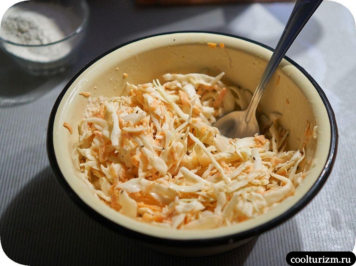 Салат с капустой и морковью в майонезном соусе как готовить