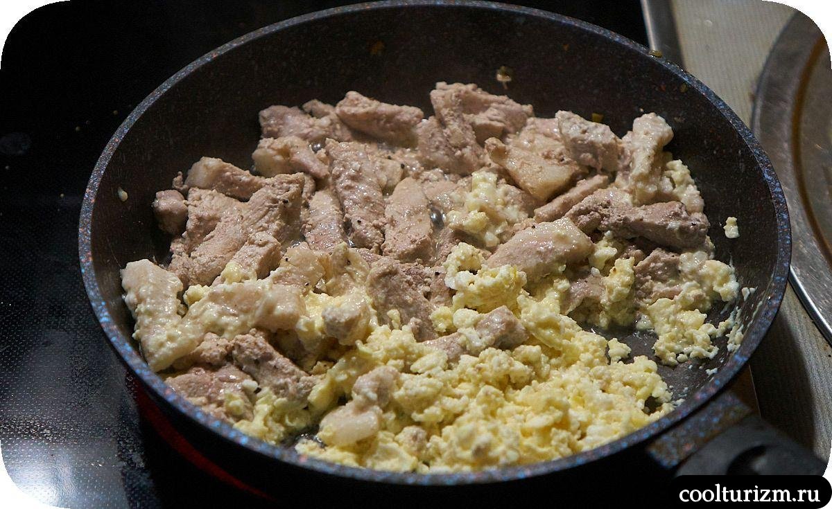 жарка мяса и яиц
