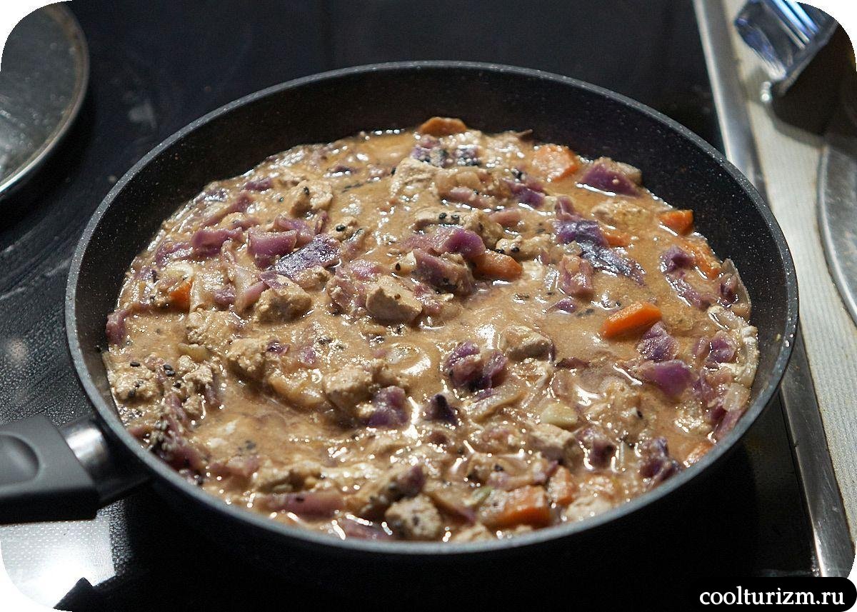 Мясо с красной капустой