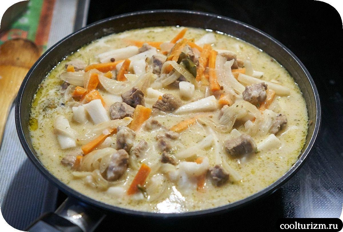Дайкон с мясом на кокосовом молоке