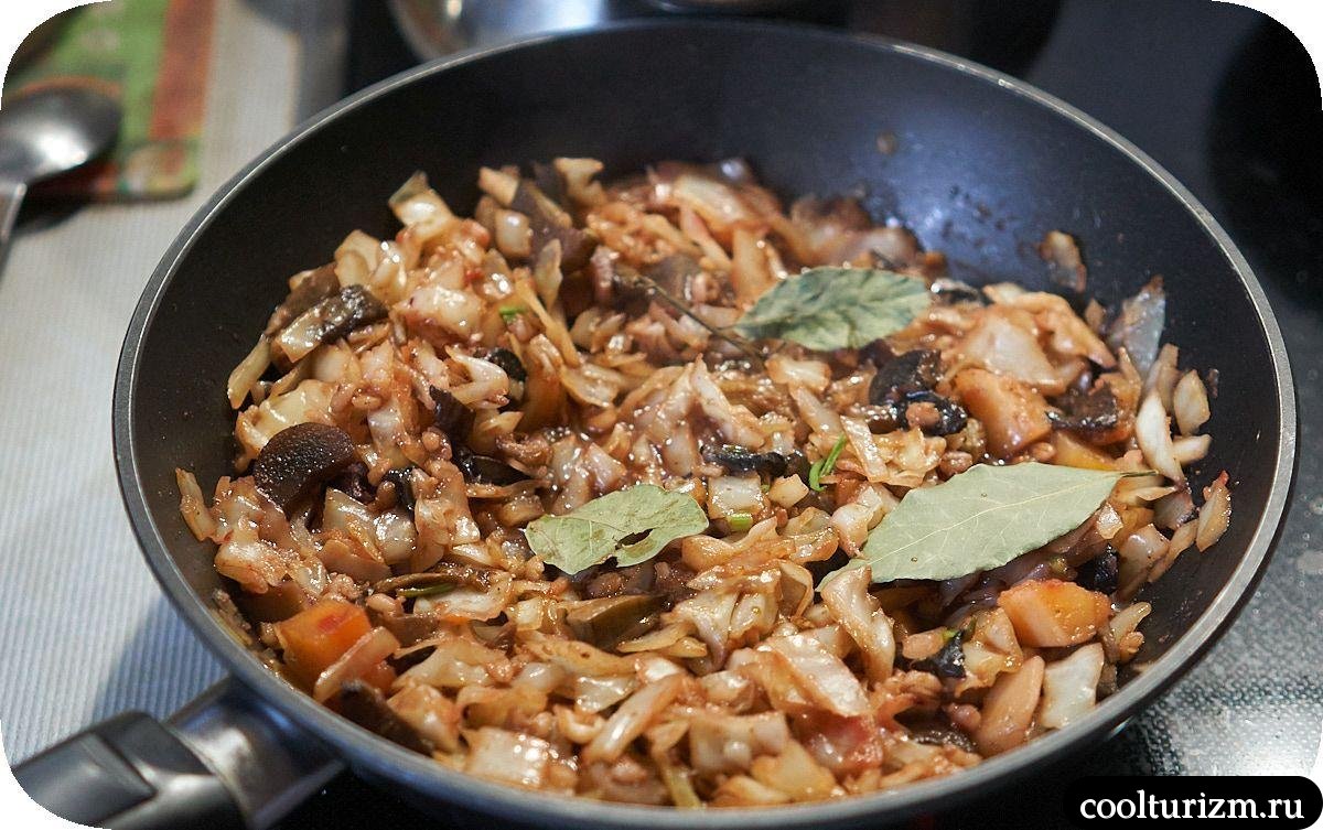Тушеная капуста с лесными грибами и перловкой как готовить