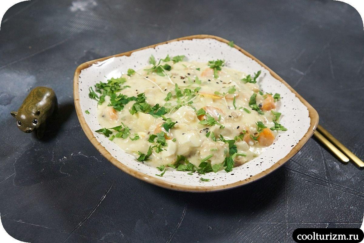Щечки трески с вареными яйцами и морковью