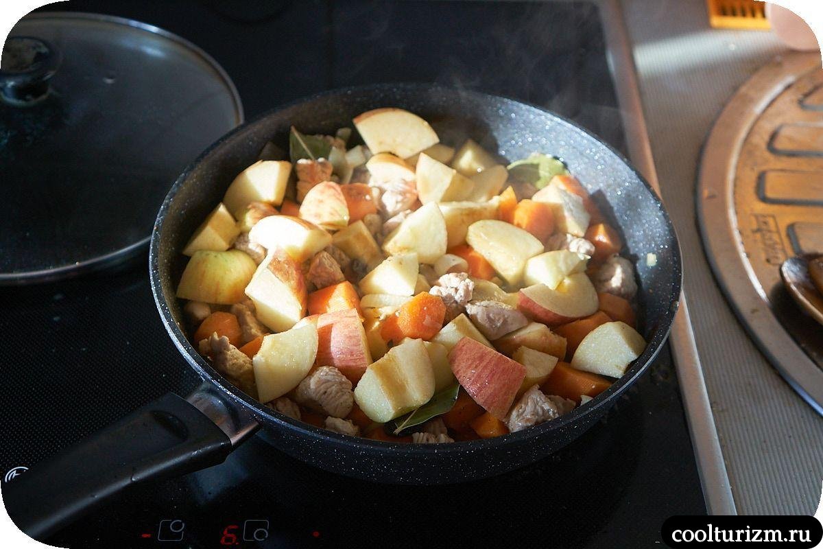 Филе индейки с морковью и яблоками простой рецепт