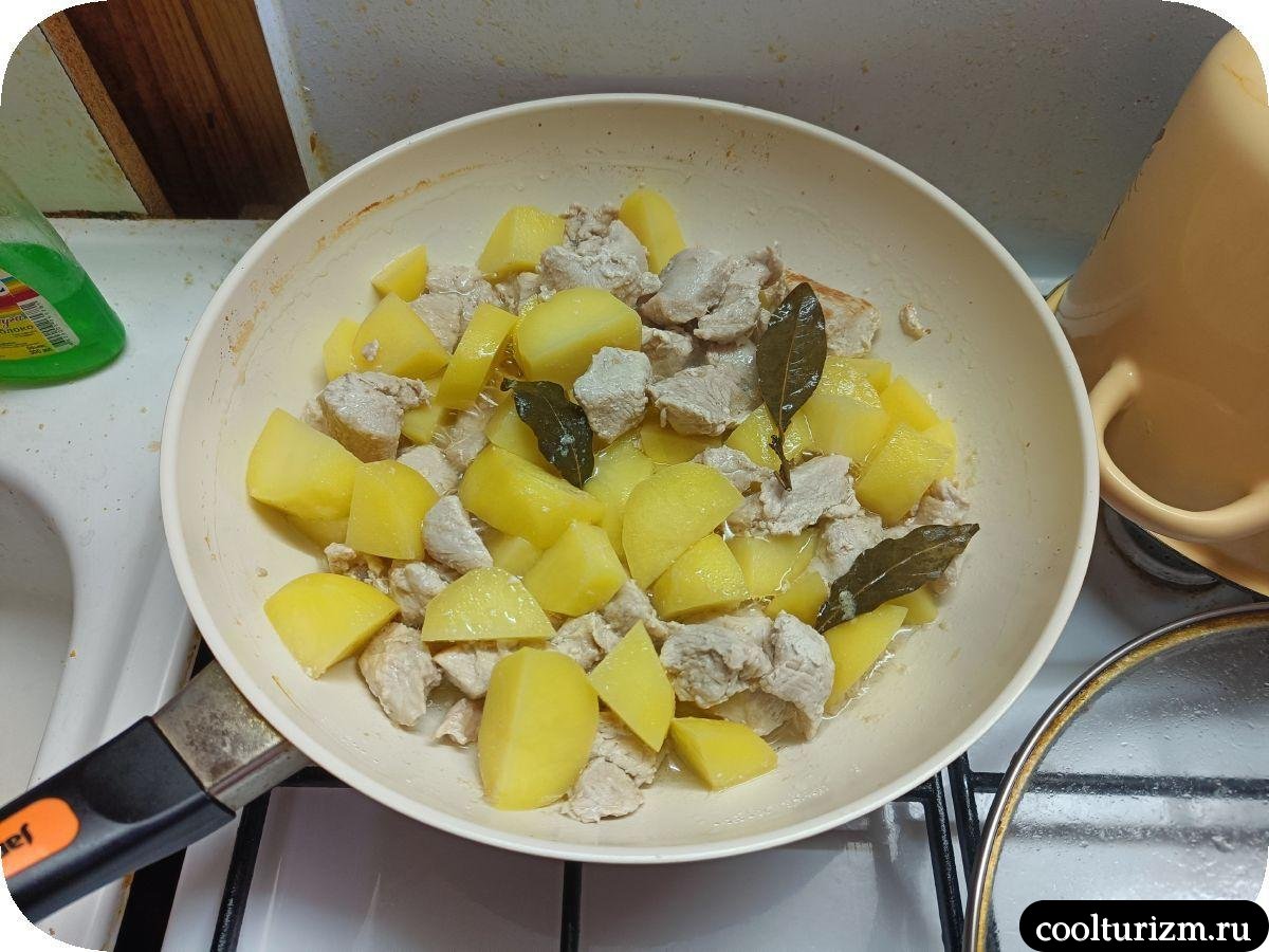 Тушеные кабачки с куриной грудкой и картофелем как приготовить