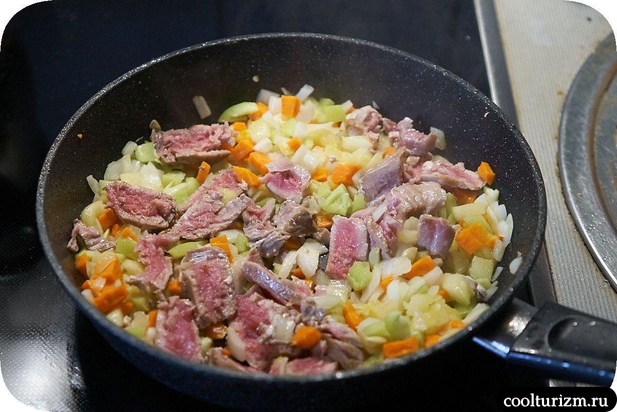 жарка овощей с тунцом