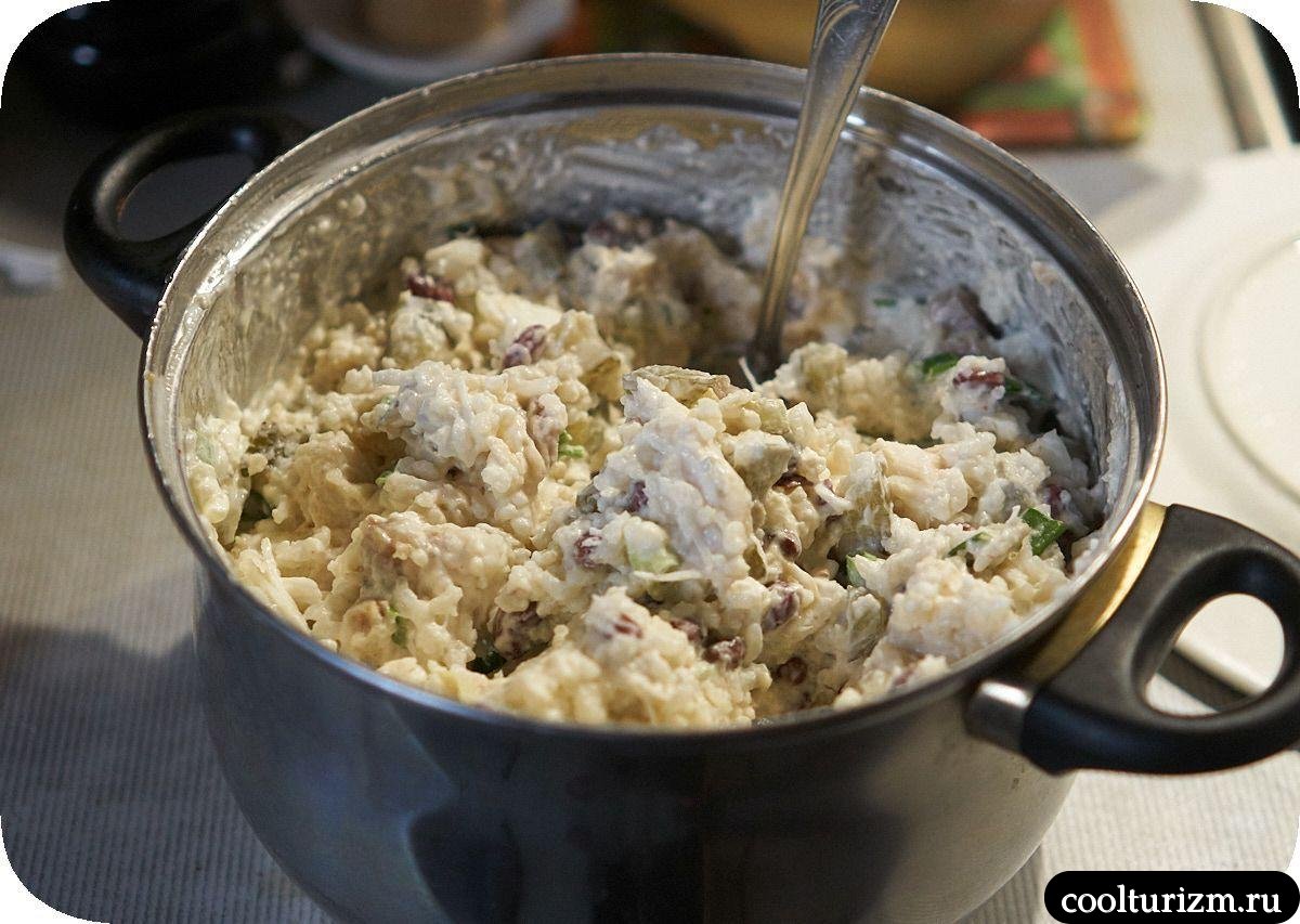 Салат майонезный с фасолью и треской
