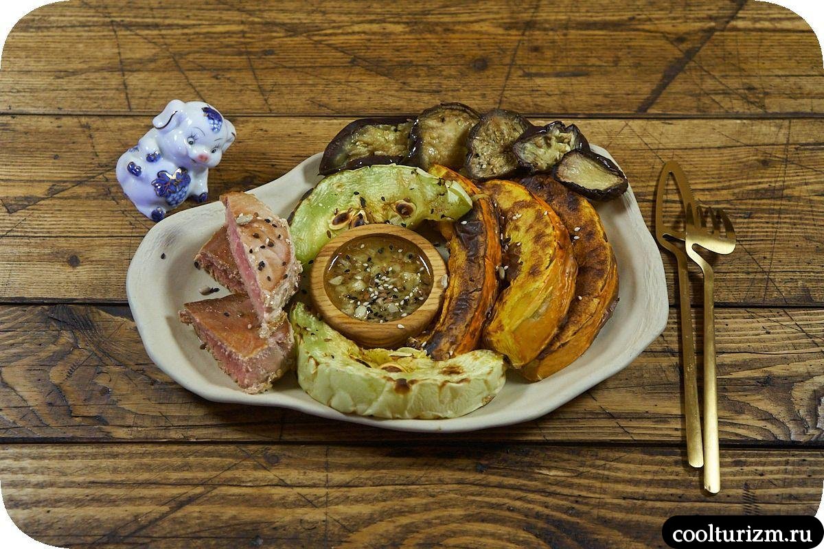 Стейки тунца с овощами-гриль вкусный рецепт