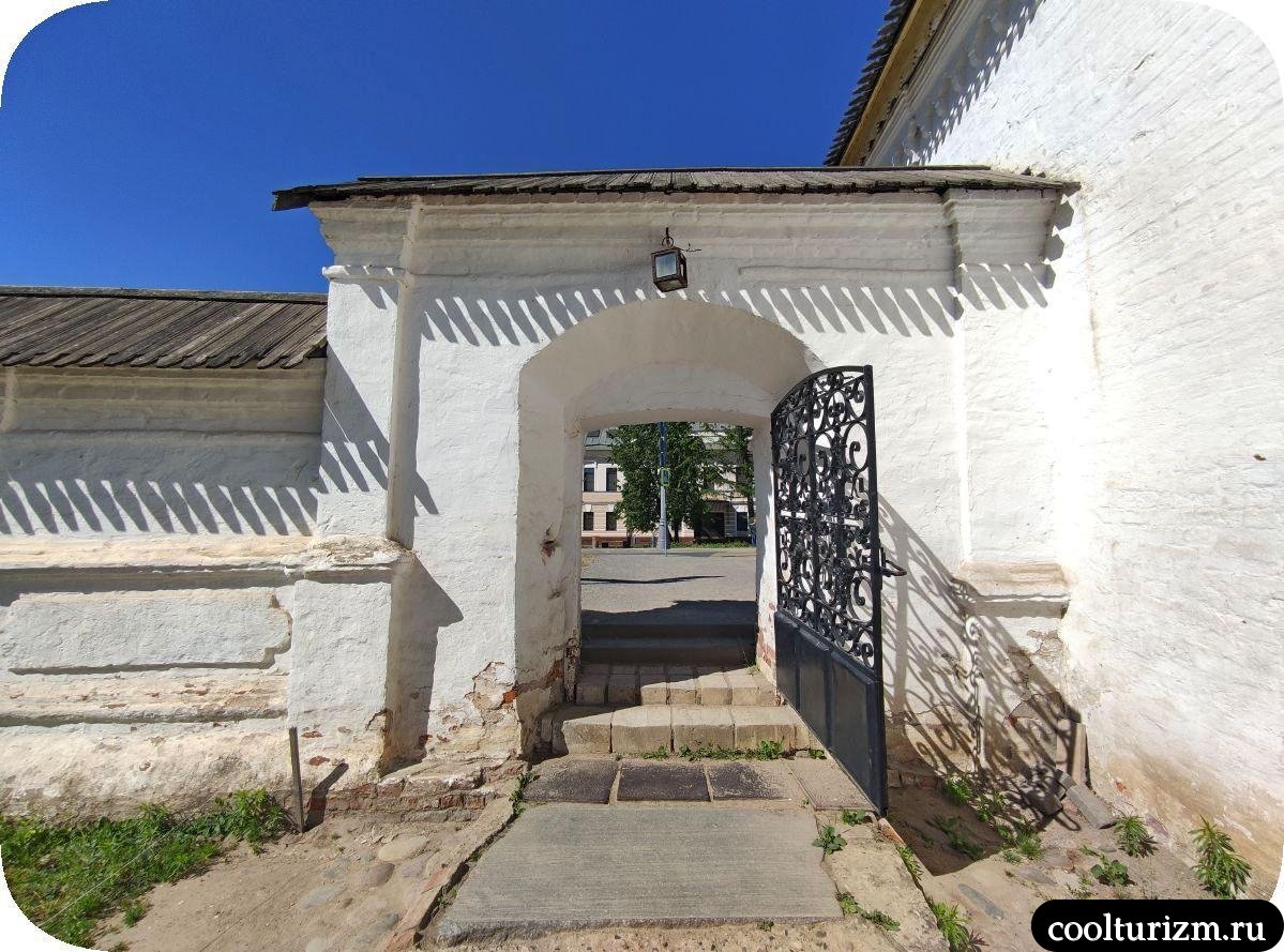 стены Ростовского кремля