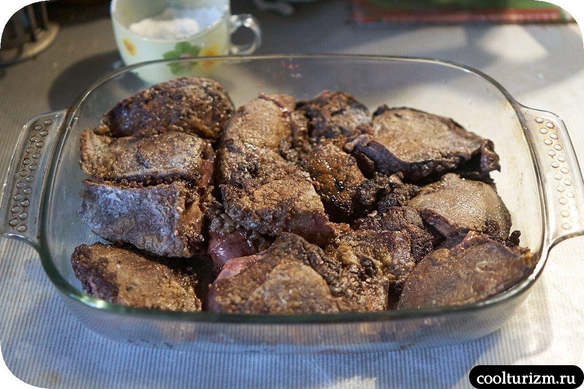 Говяжья печень с луком в духовке как готовить