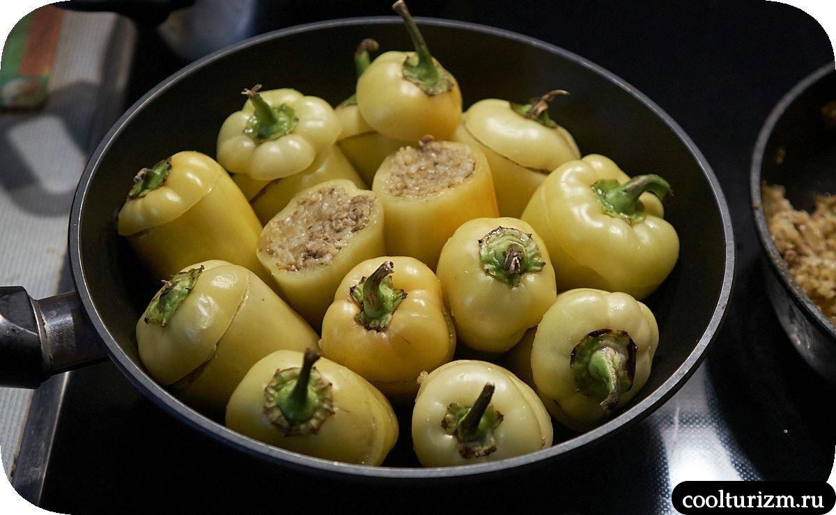 Рецепт фаршированного перца с рисом на сковороде