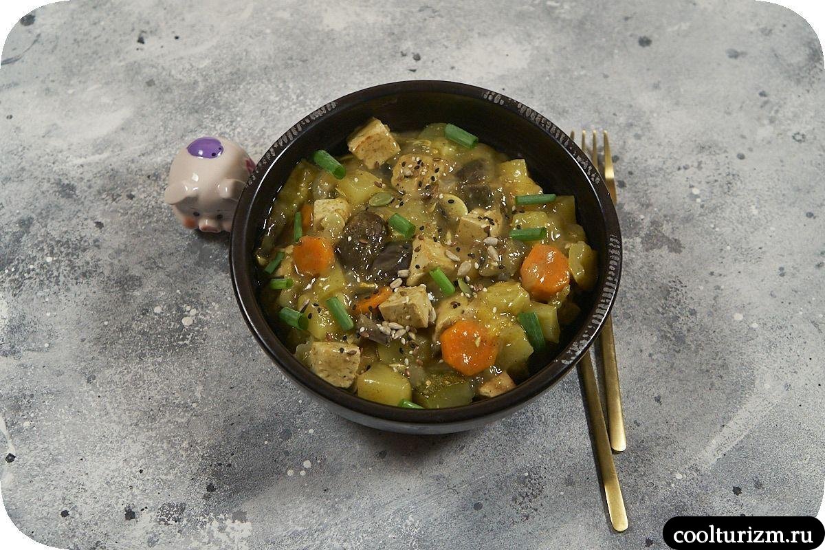 Кабачки с тофу и морковью