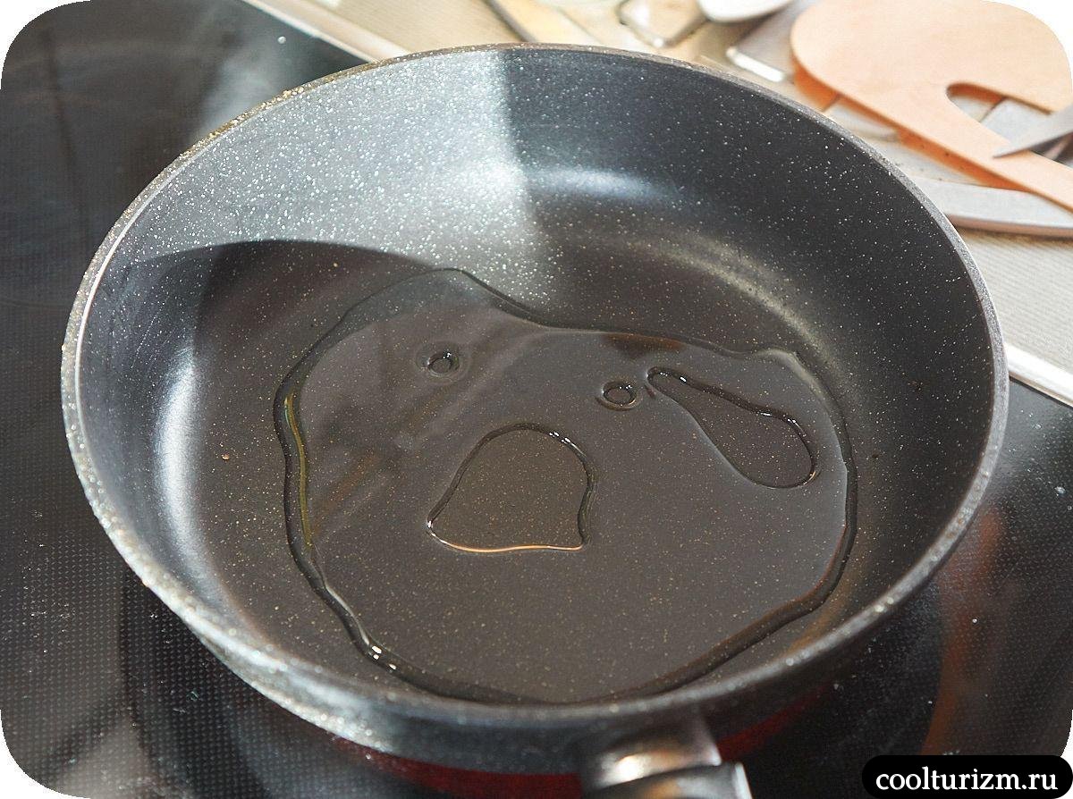 монстр на сковородке