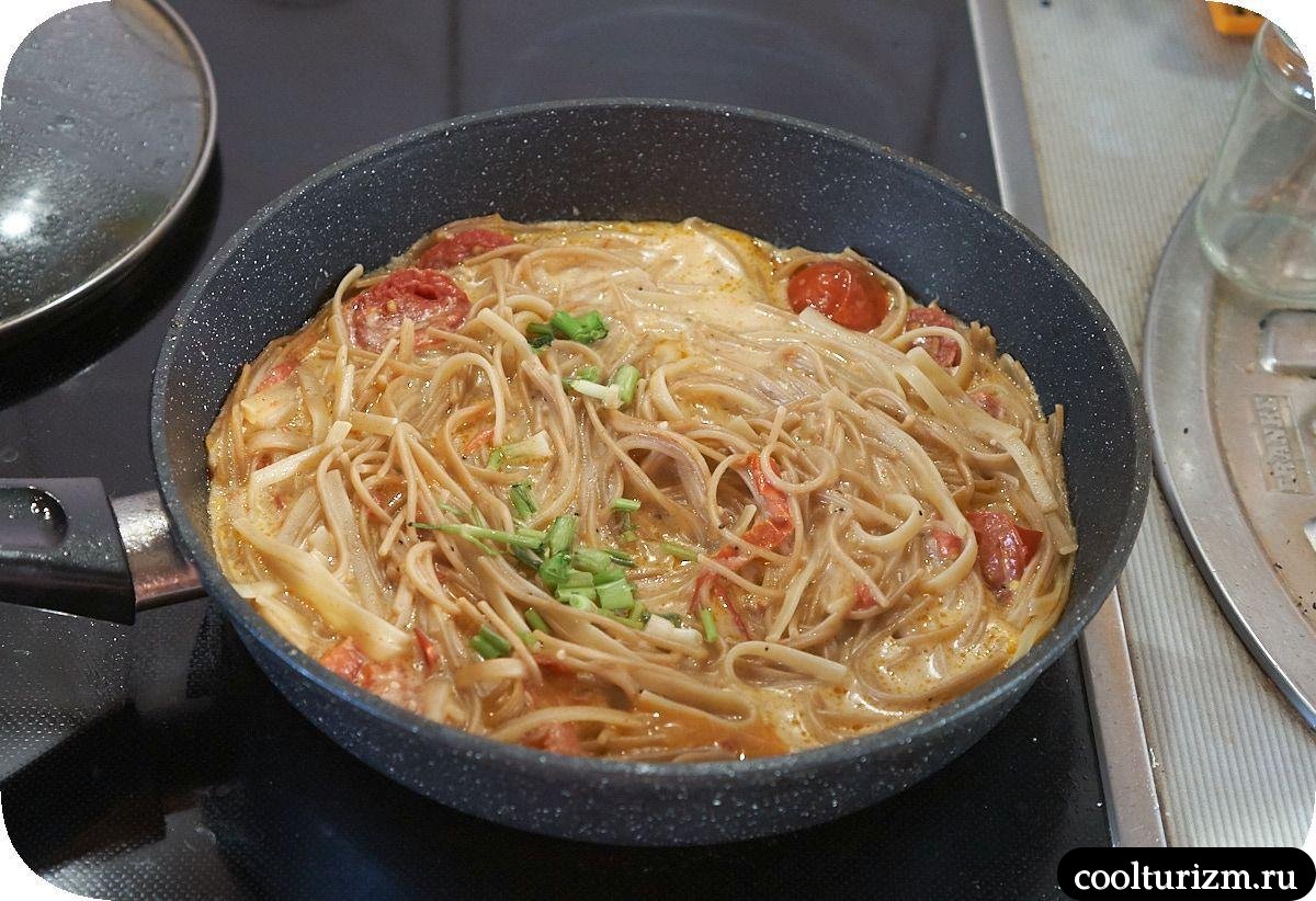Спагетти со сметаной и помидорами готовим вкусно
