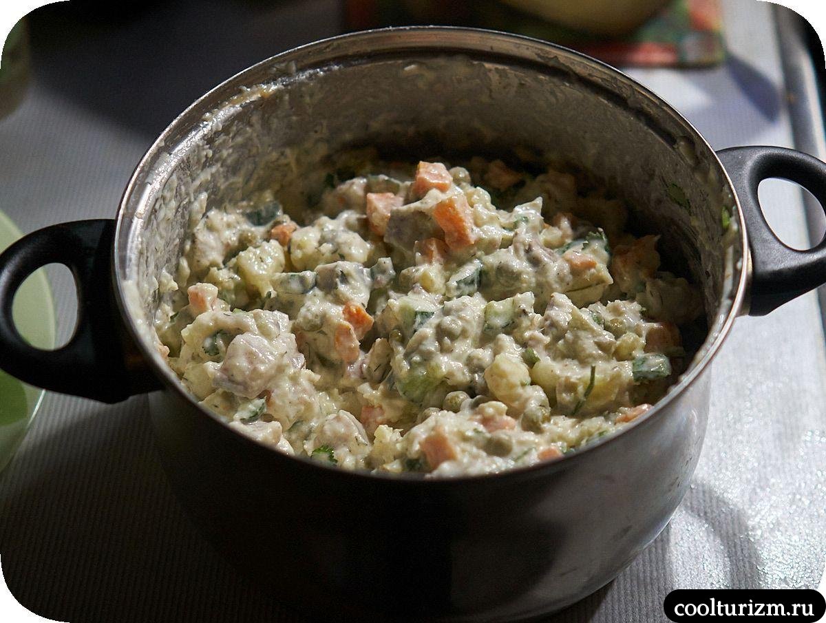 Салат с варёной треской и солёной селёдкой с майонезом