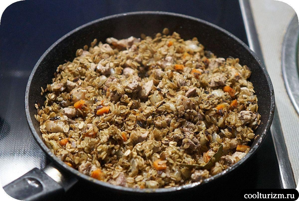 Жареная овсянка с окороком и овощами как готовить