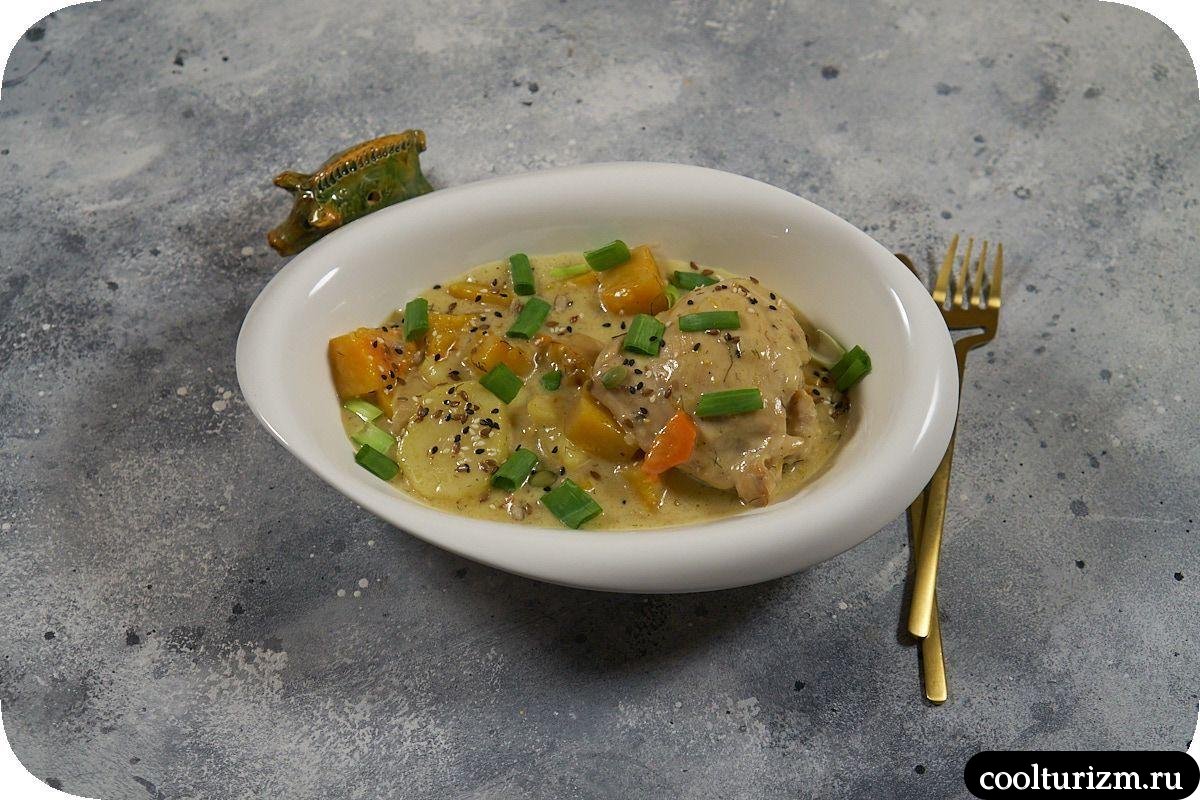 Куриные бёдра с картофелем и тыквой
