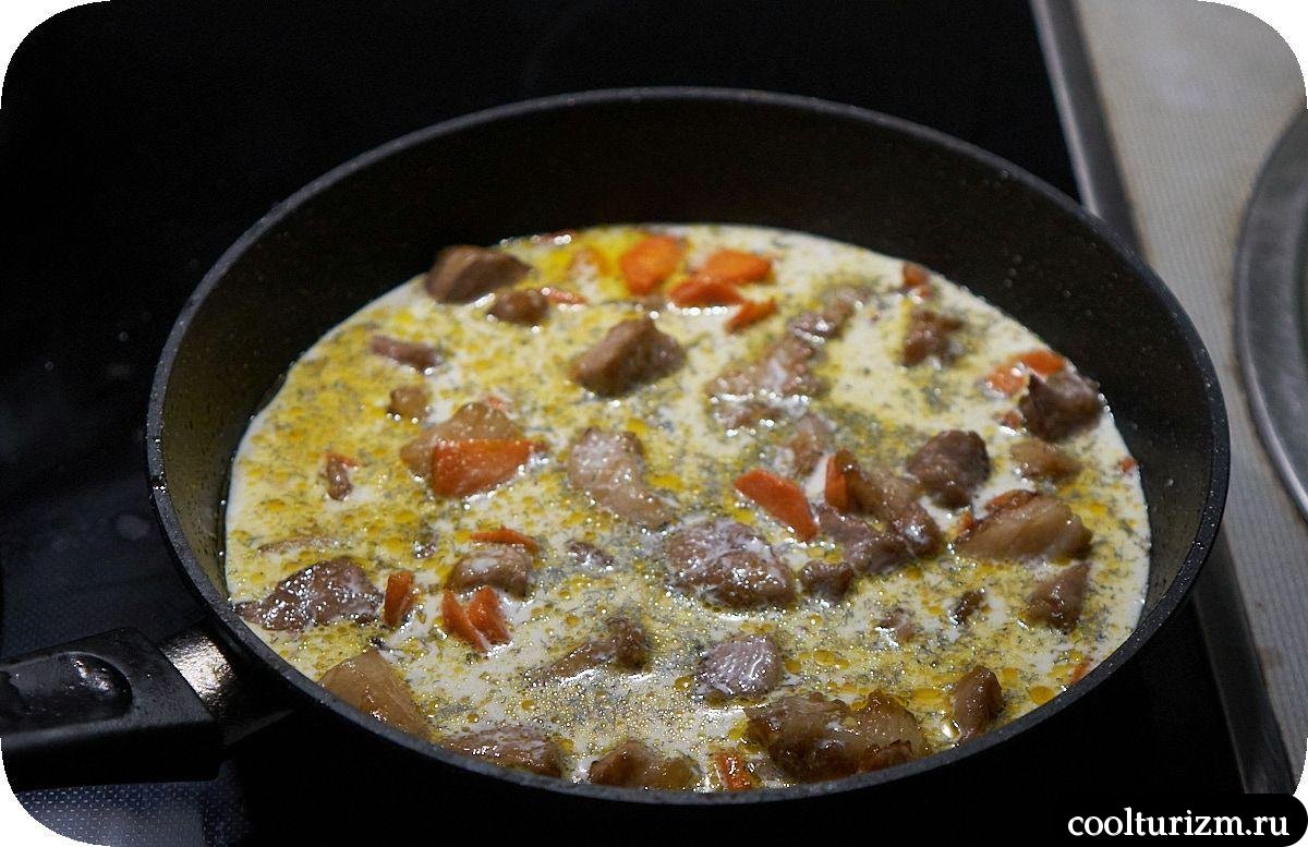 Картофельные чипсы с мясом в сливках как готовить