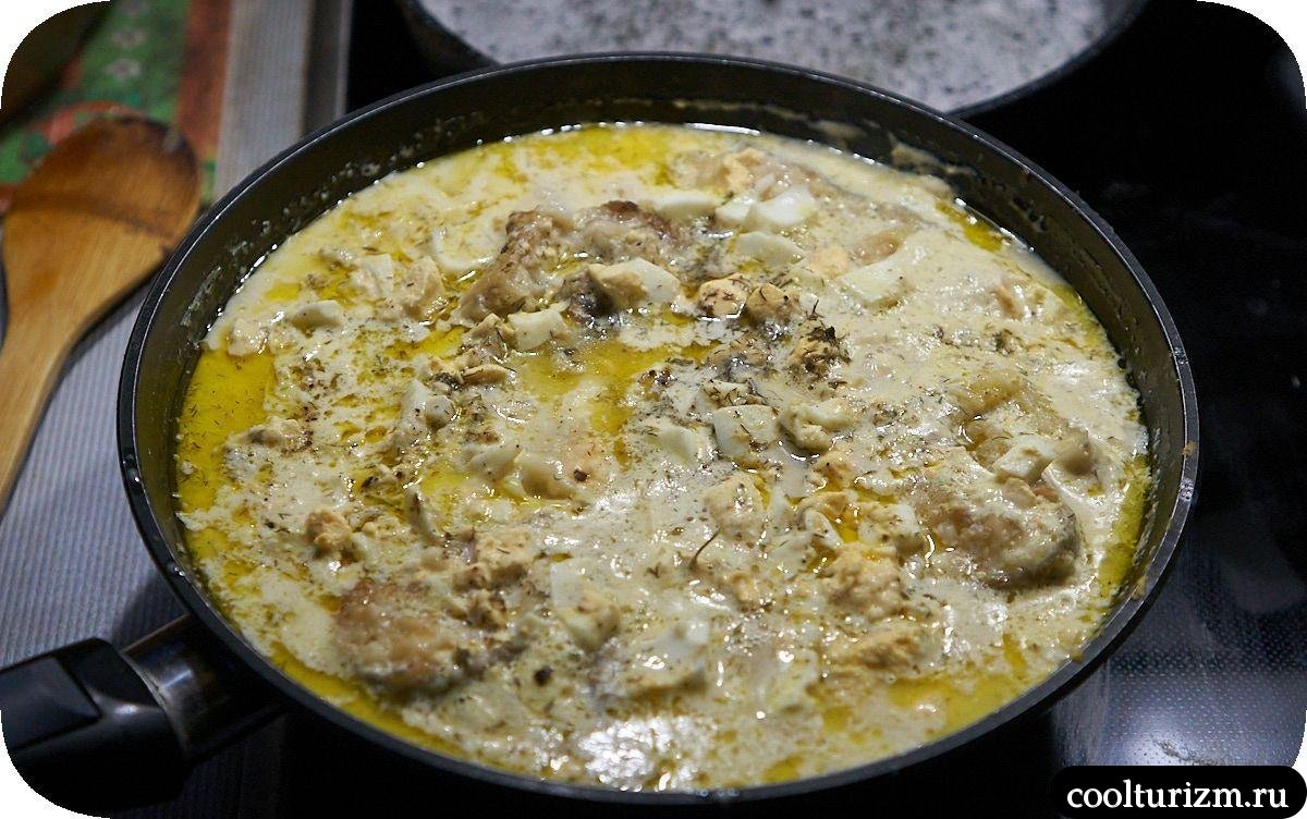 Треска с яйцами и морковью
