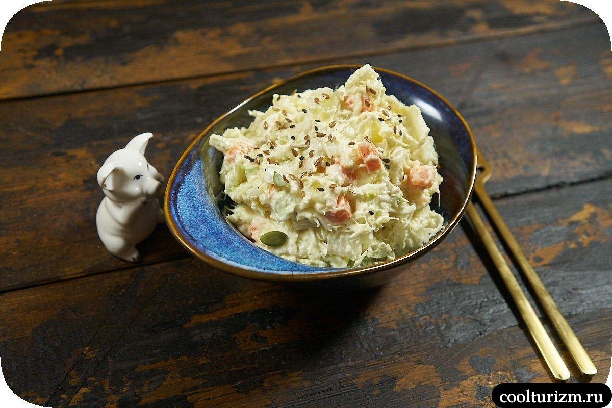 Картофельный салат с пекинской капустой и щечками трески