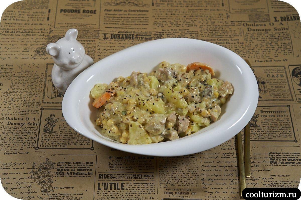 Нут с мясом и картофелем в сметане