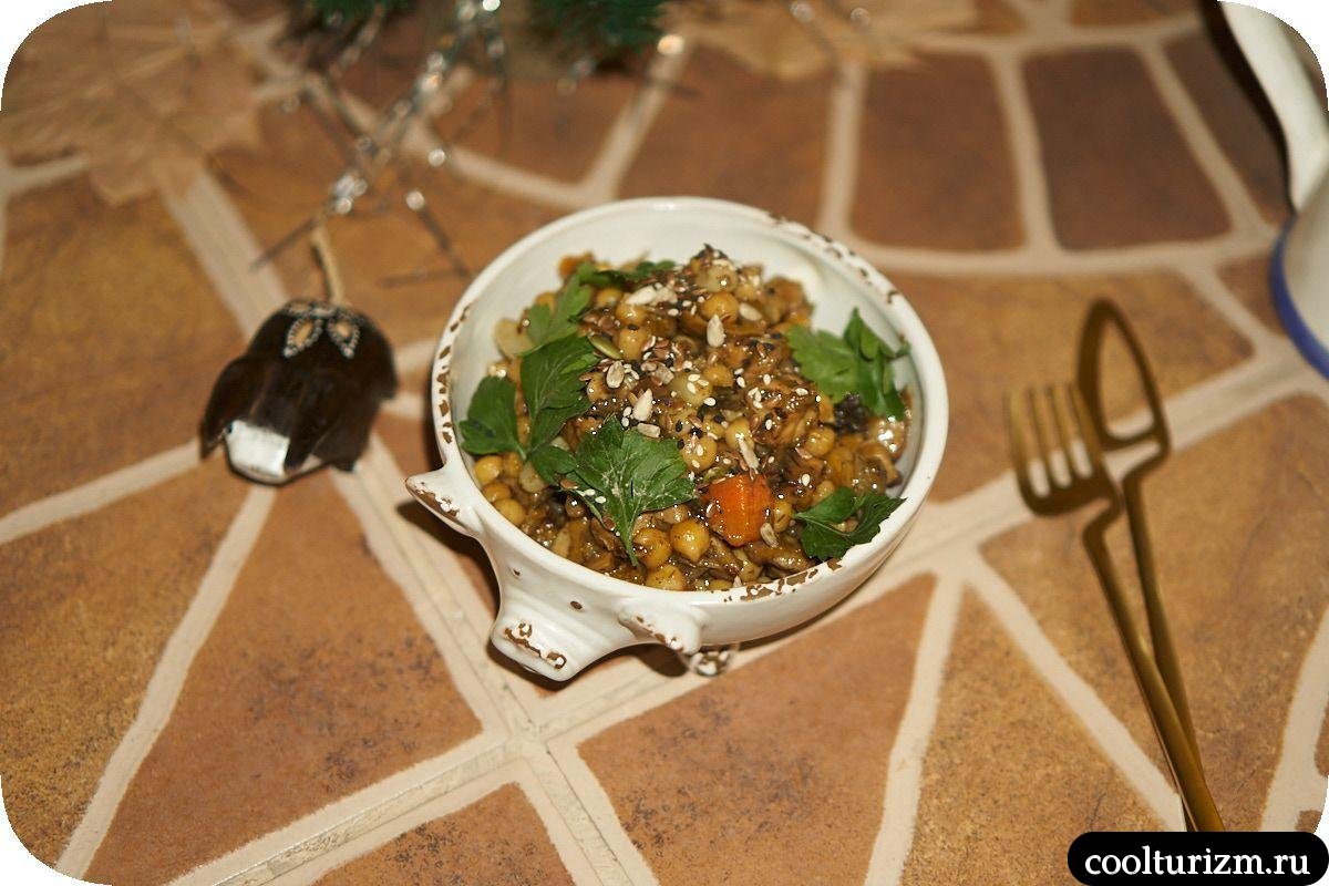 Нут с корейкой и черносливом