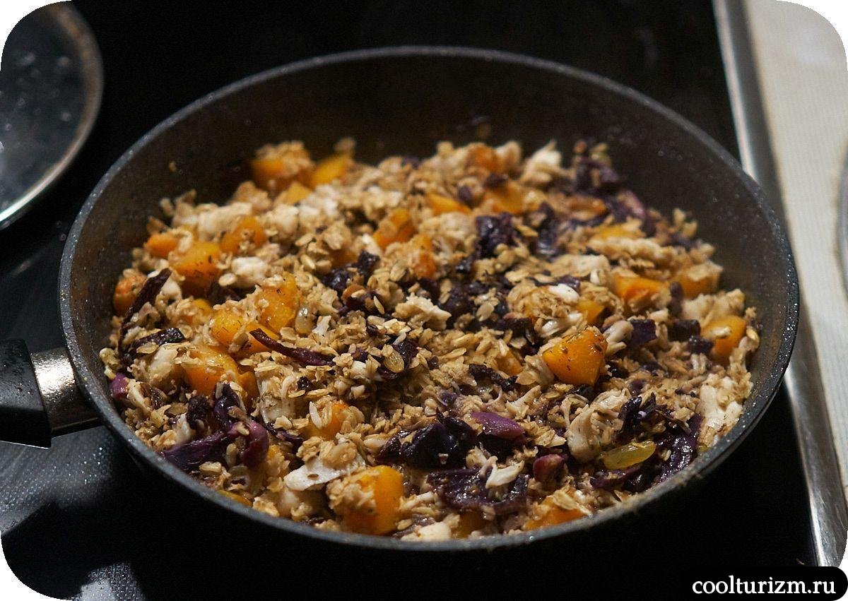 Щечки трески с жареной овсянкой,капустой и тыквой