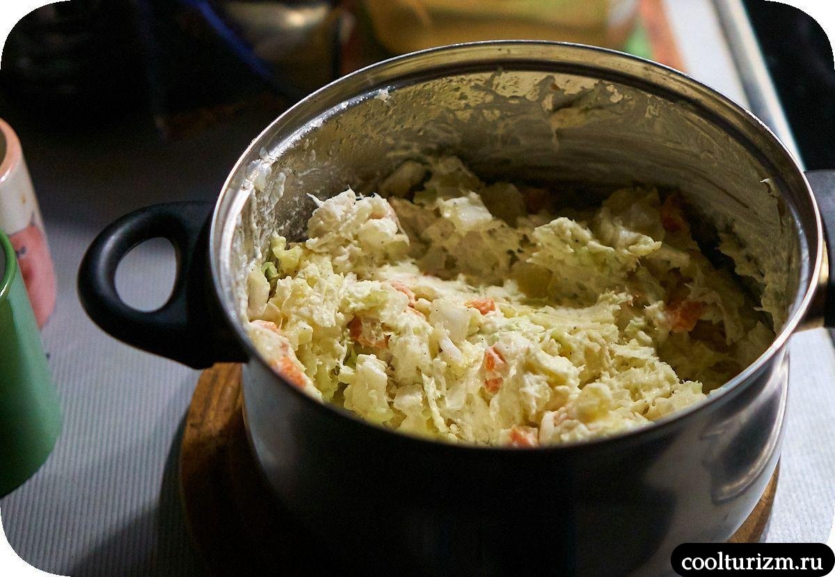 Картофельный салат с пекинской капустой и щечками трески пошагово