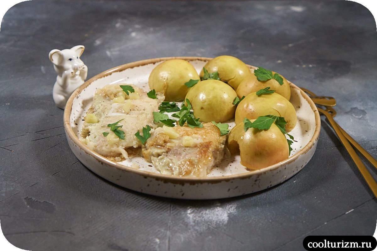 Филе пангасиуса с яблоками