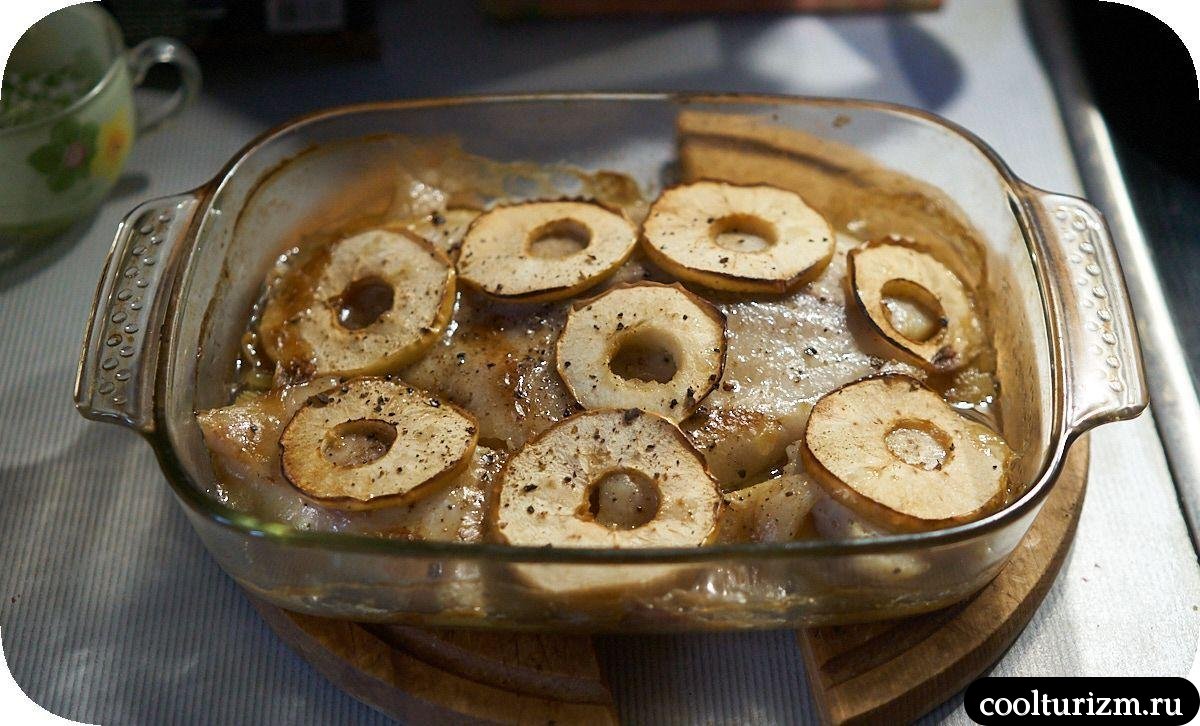 Филе пангасиуса с яблоками