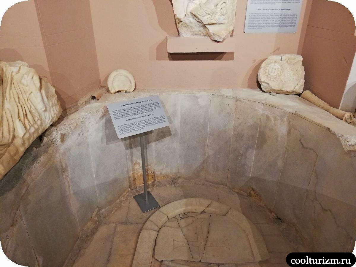 столешница с крестом из мрамора Сиде музей