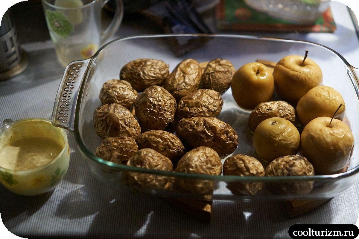 картошка и яблоки в духовке