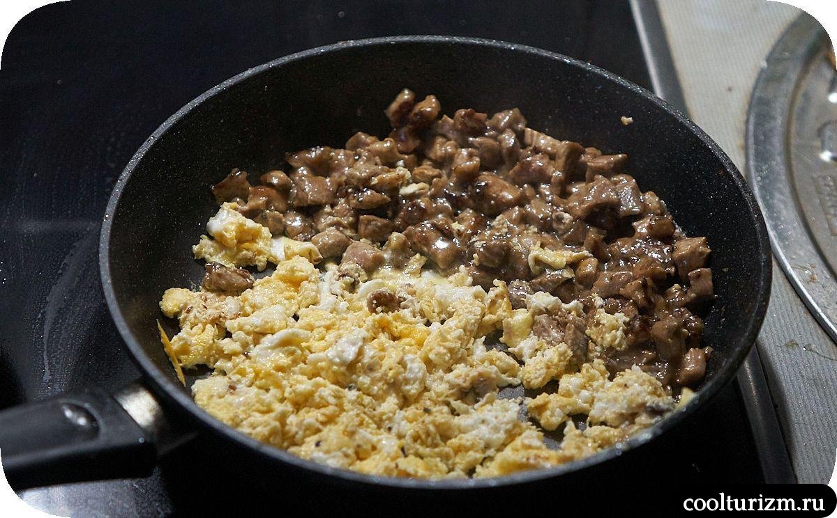 жарка мяса и яиц