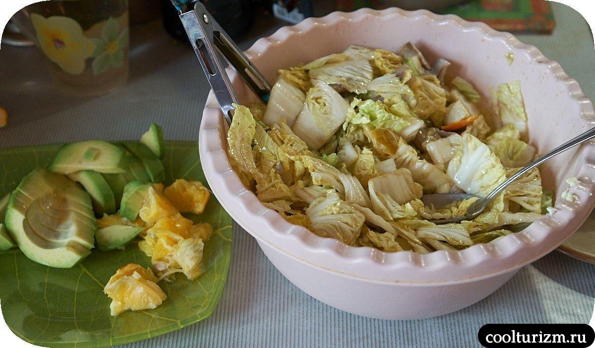 Селедочный салат с авокадо и пекинской капустой как готовить