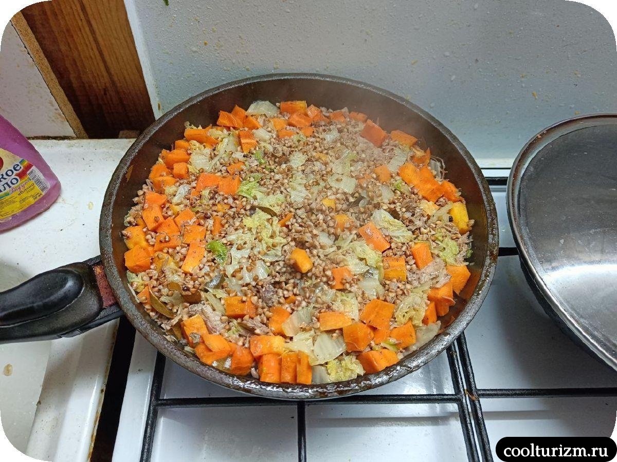 Гречка с тушенкой и капустой простой рецепт