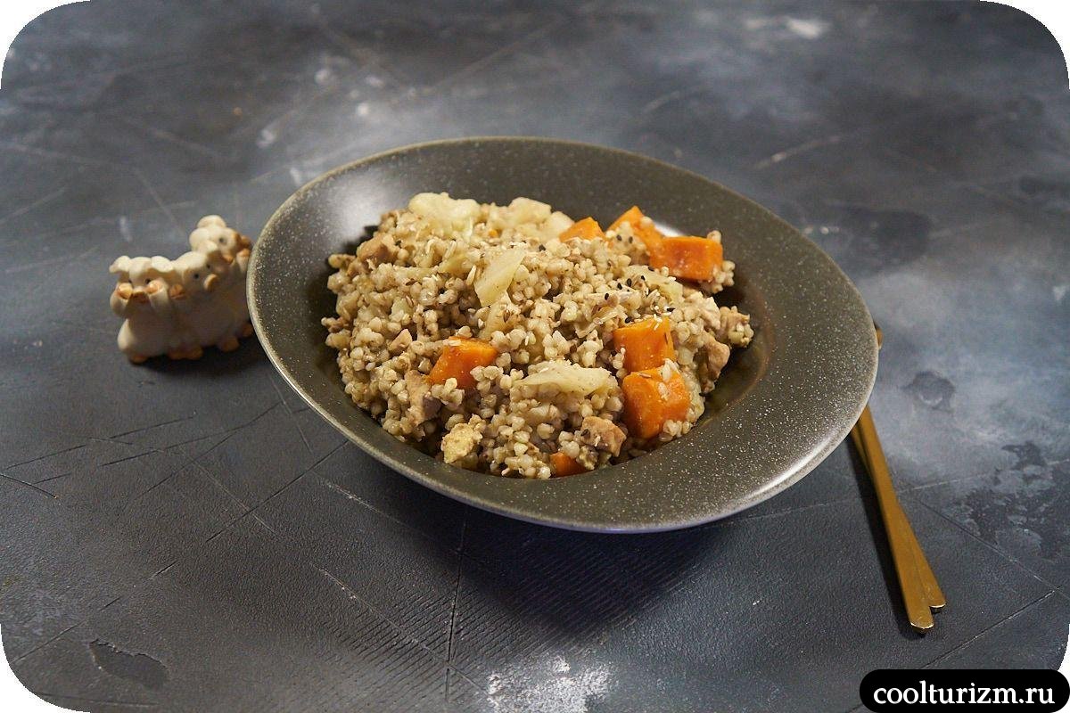 Гречка зелёная с овощами и мясом