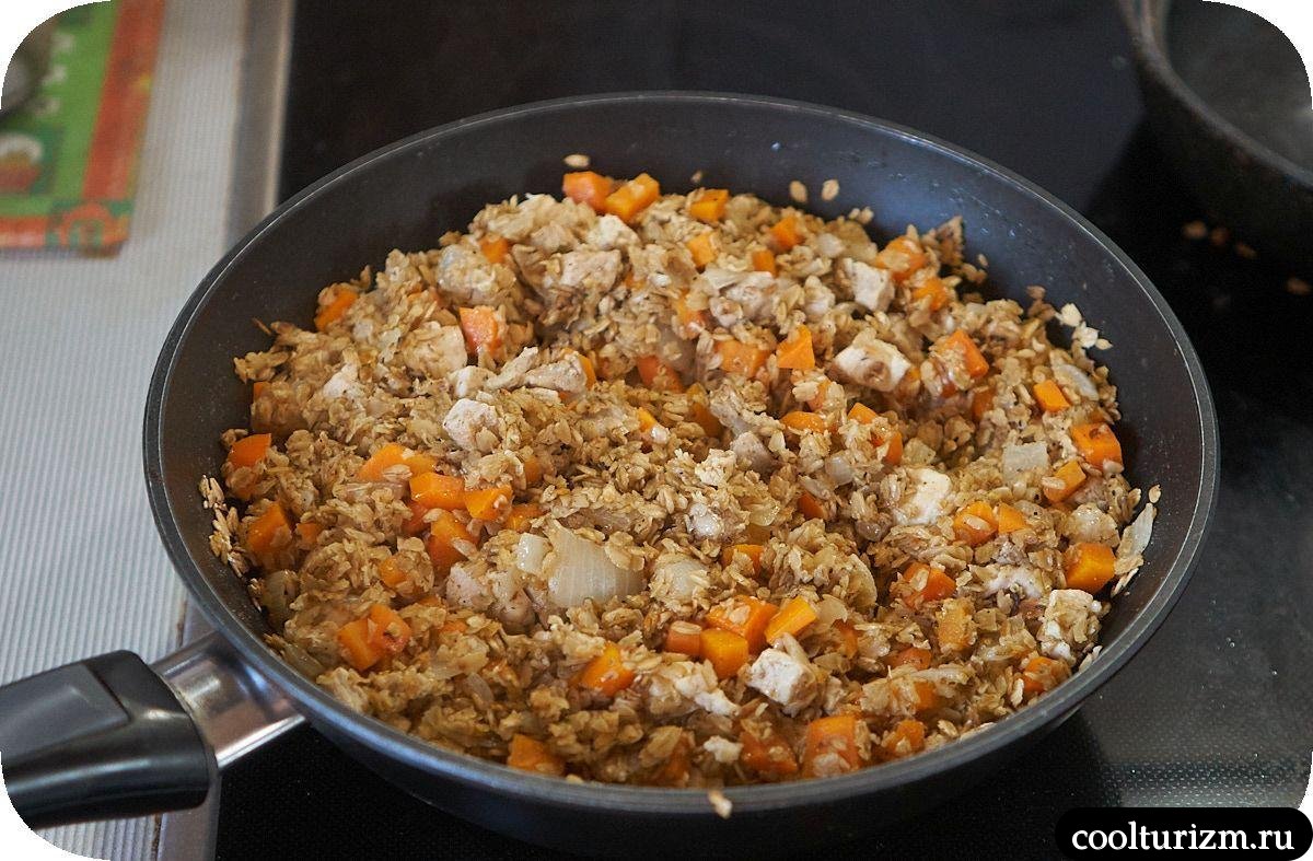 Жареная овсянка с куриной грудкой