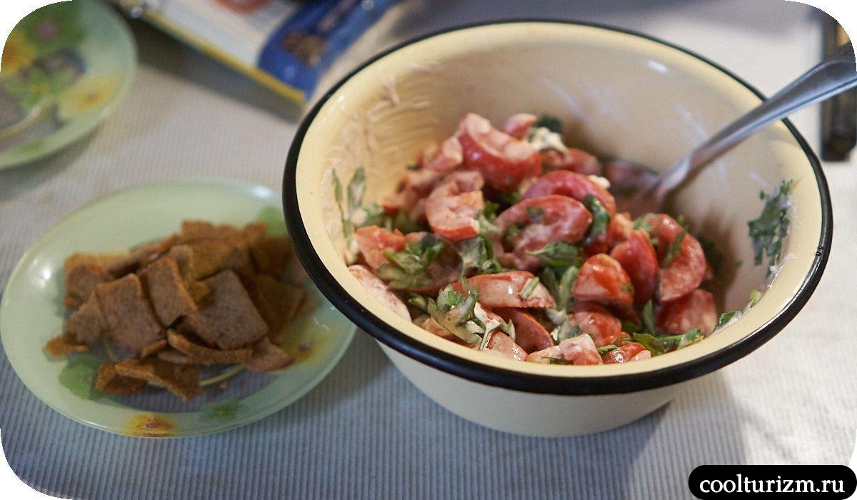Салат из помидоров с гренками как работать