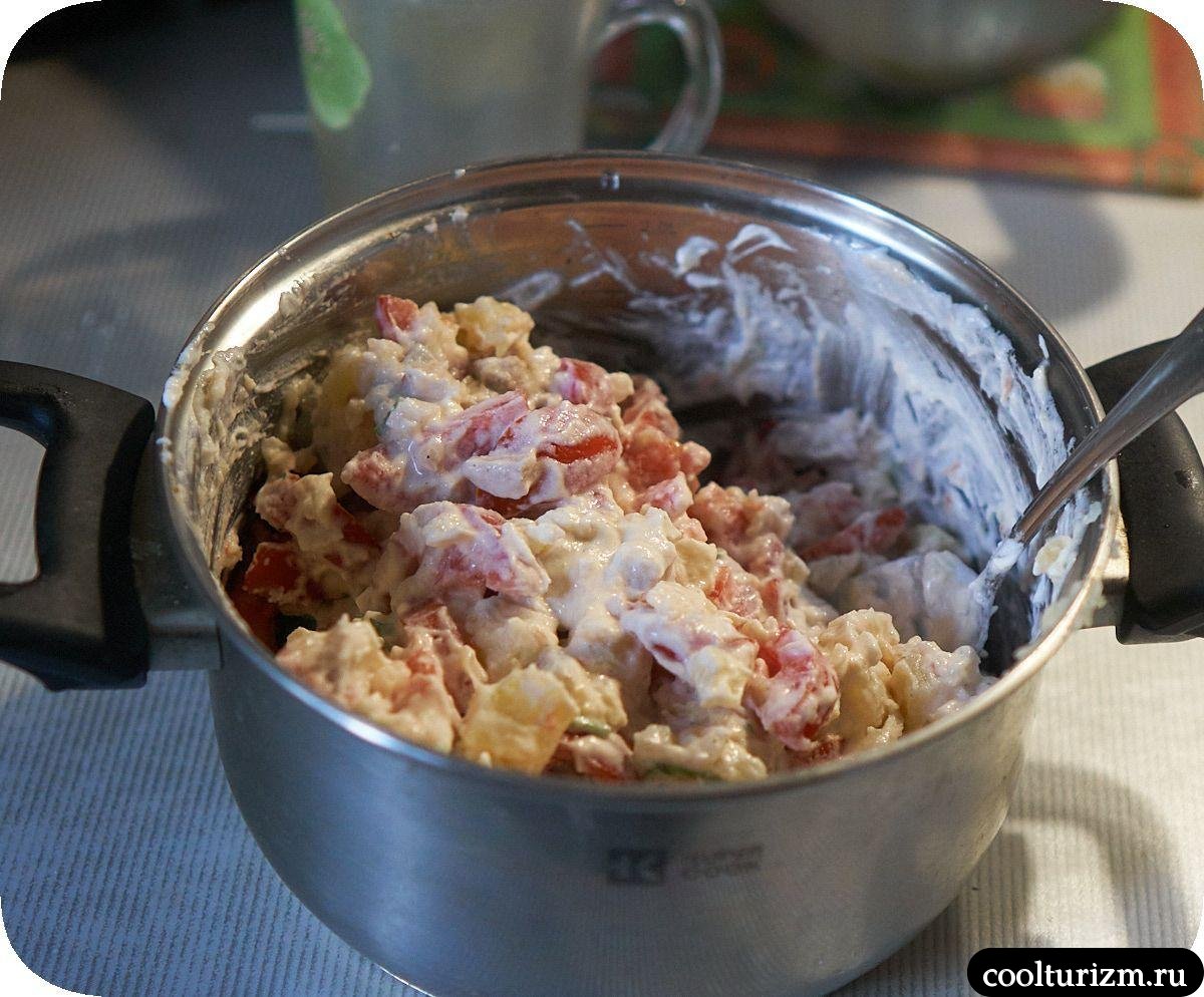 Картофельный салат с солёной селедкой
