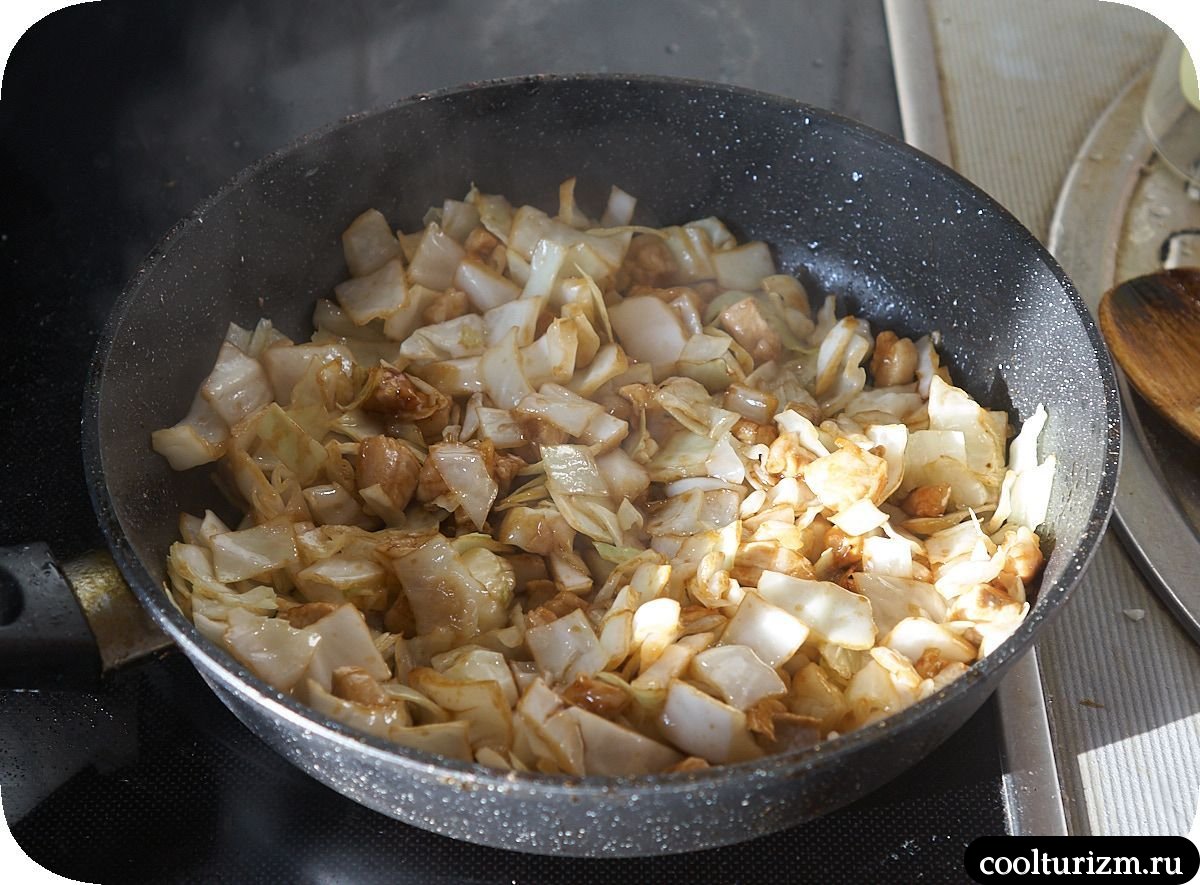 Тушеная капуста с мясом в томате как готовить