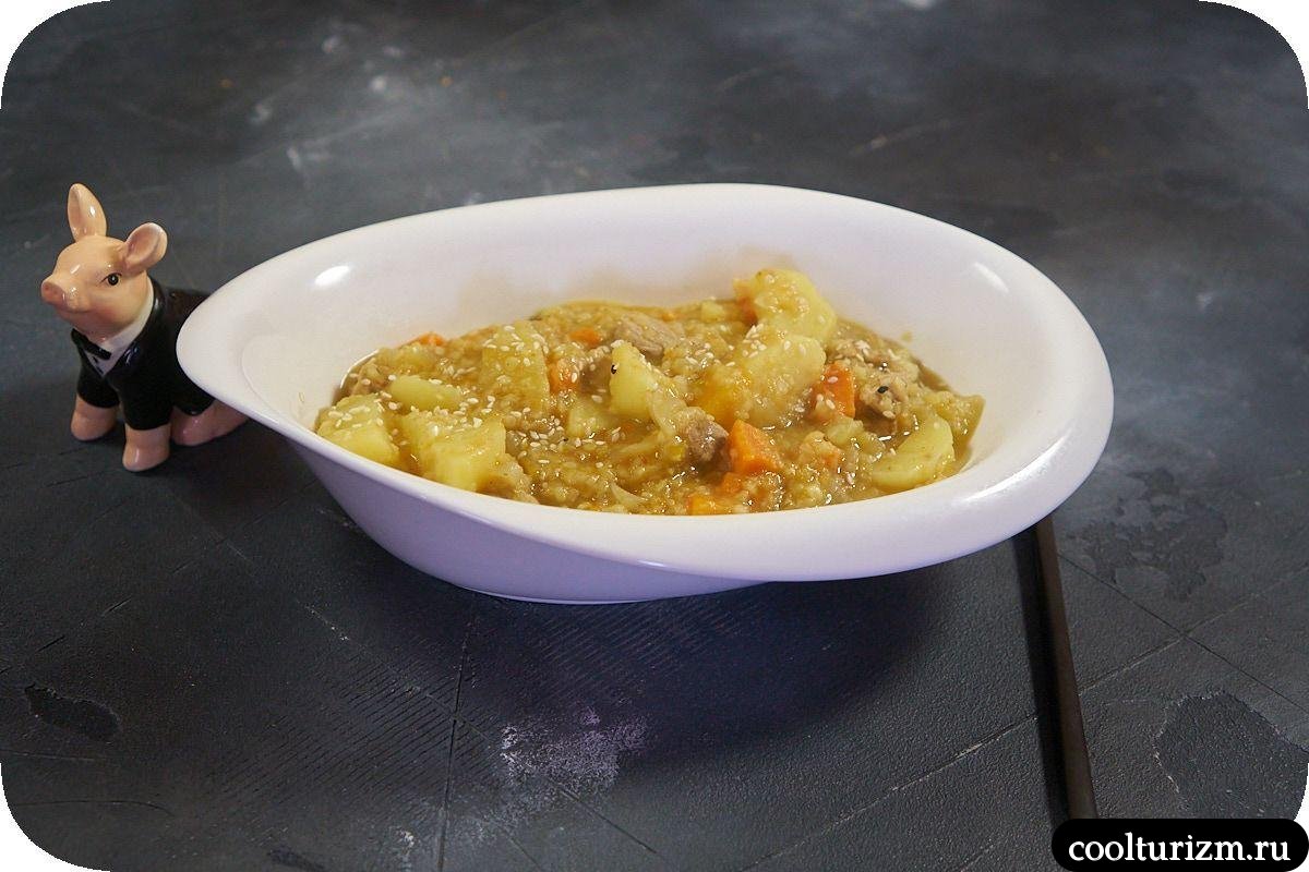 Картофель тушеный с мясом и красной чечевицей рецепт