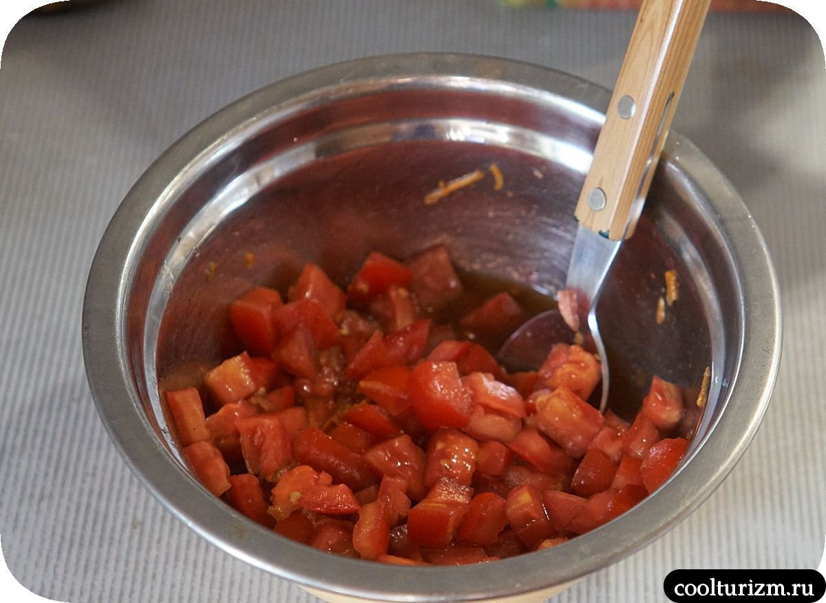 Селёдка с картофелем и томатной сальсой просто