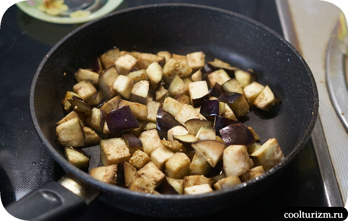 Картофель тушеный с мясом в томате