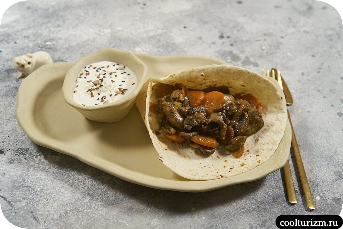 Лепешки с куриной печенью и шампиньонами