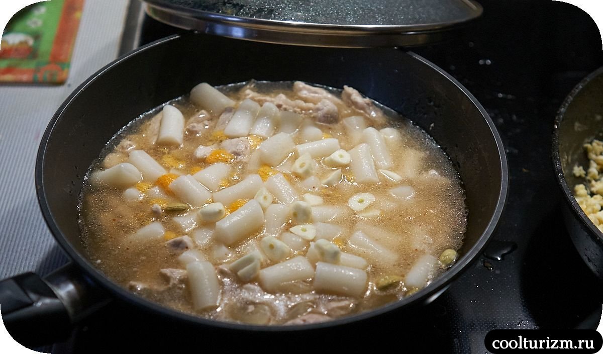 Рисовые палочки ттокпокки с мясом и яйцами как готовить