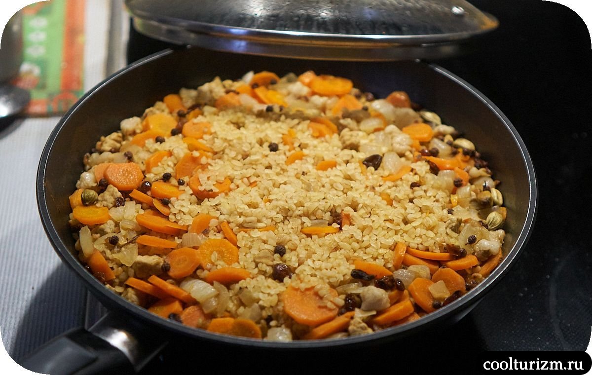 Булгур с мясом и морковью плов