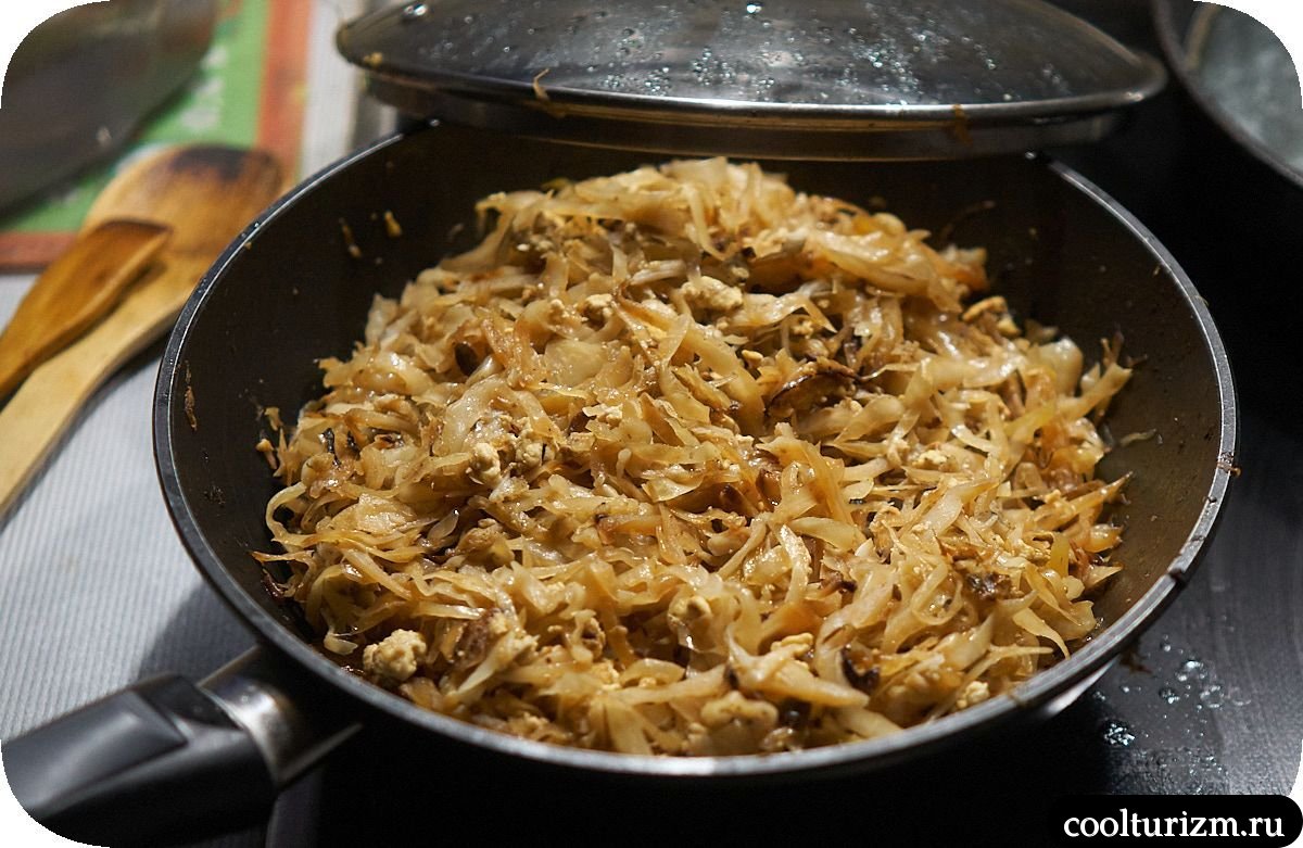 Щеки трески с тушеной капустой