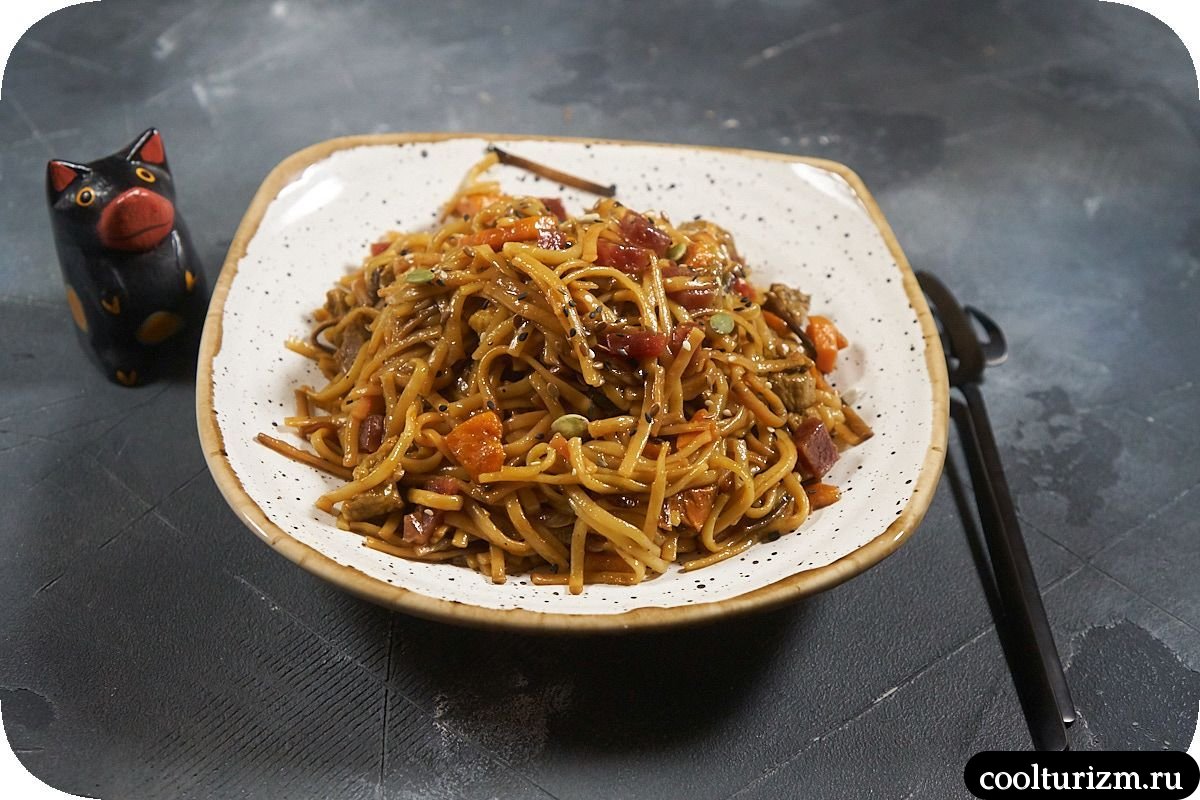Жареная лапша с мясом и овощами рецепт